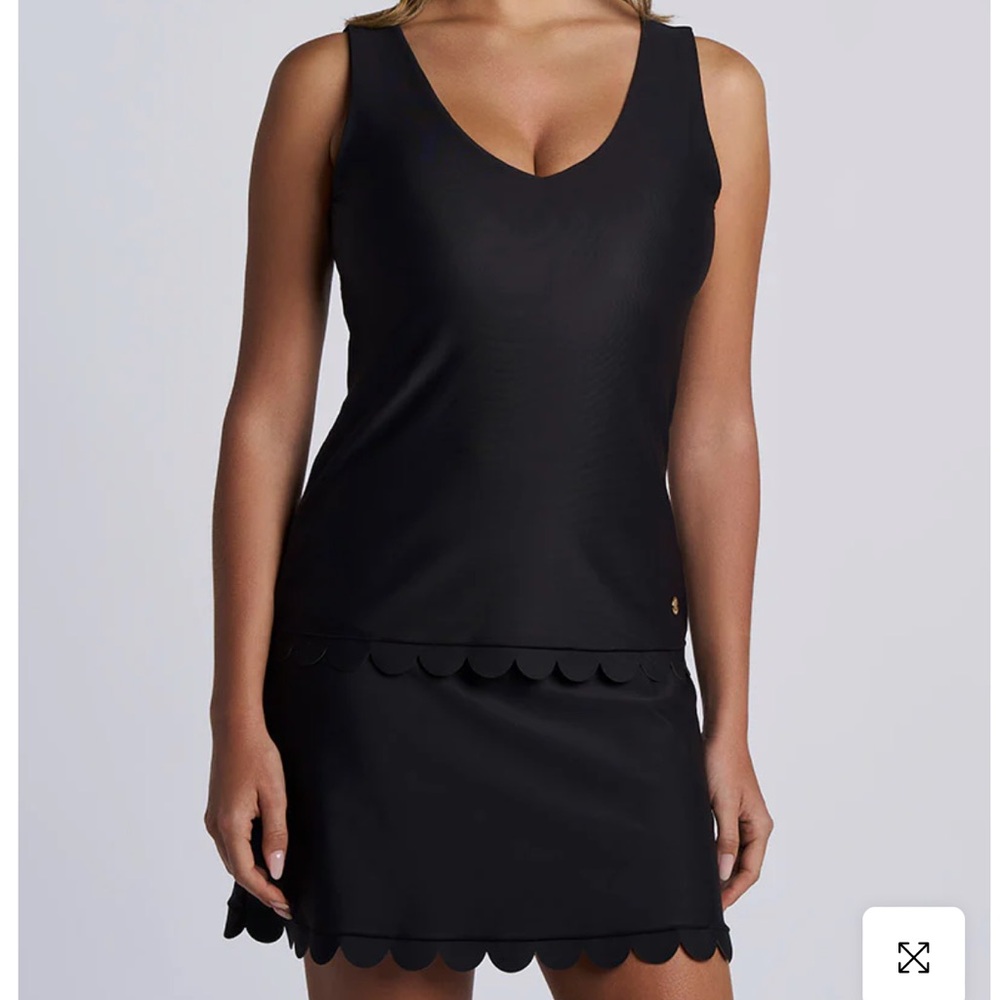 Coolibar Black V-Neck Sleeveless Tank with Scallop Hem